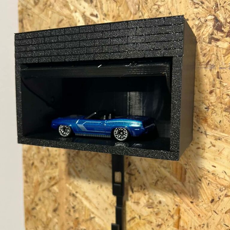 Organizer na autko 1:64 i klucze – garaż do modeli Hot Wheels (6)