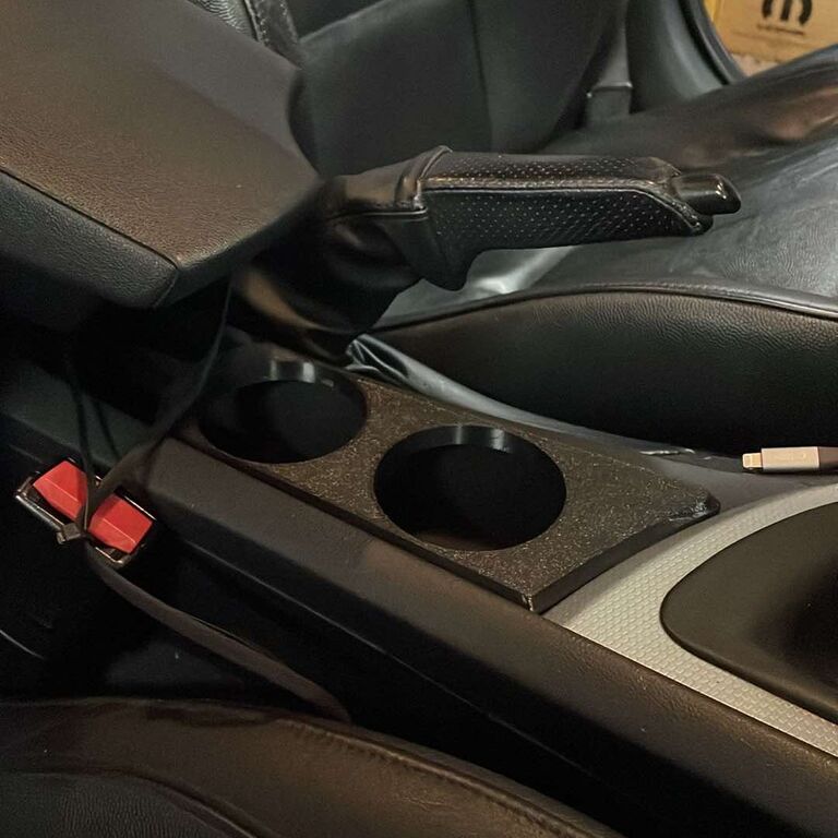 Uchwyt na kubek BMW E81 E82 E87 E88 – Podwójny CupHolder (2)
