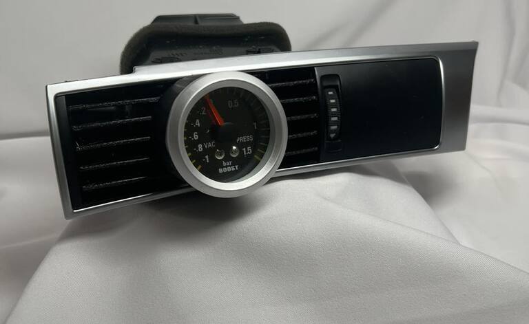 Lewa kratka nawiewu pod wskaźnik 52 mm Audi A6 C6 Turbo (2)